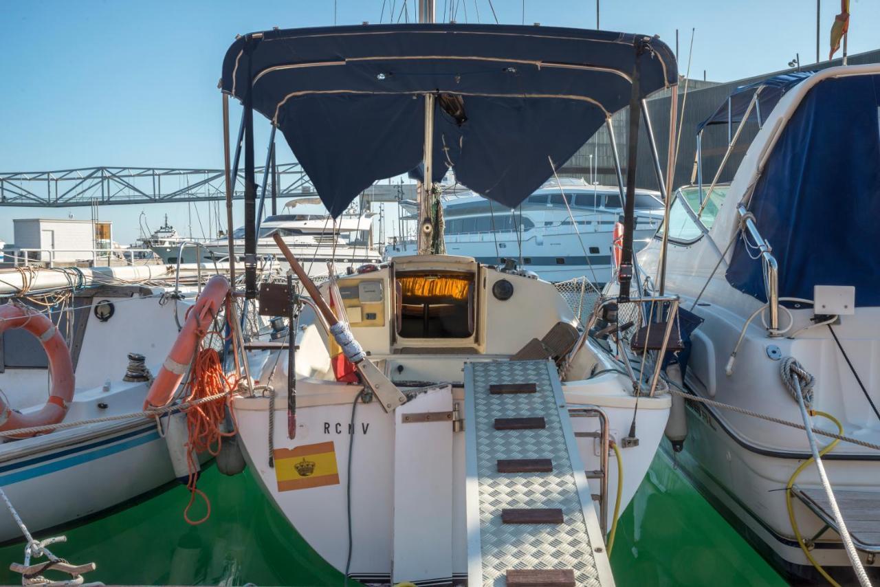 Pequeno Velero En Port Forum Ideal Para Backpackers Sant Adria de Besos Εξωτερικό φωτογραφία